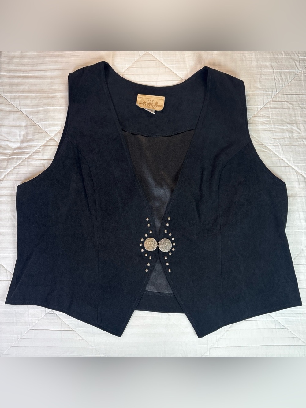 Vtg New Frontier Black Suede Feel Vest
W/ Ornamental Silver Studs & Closure
2X